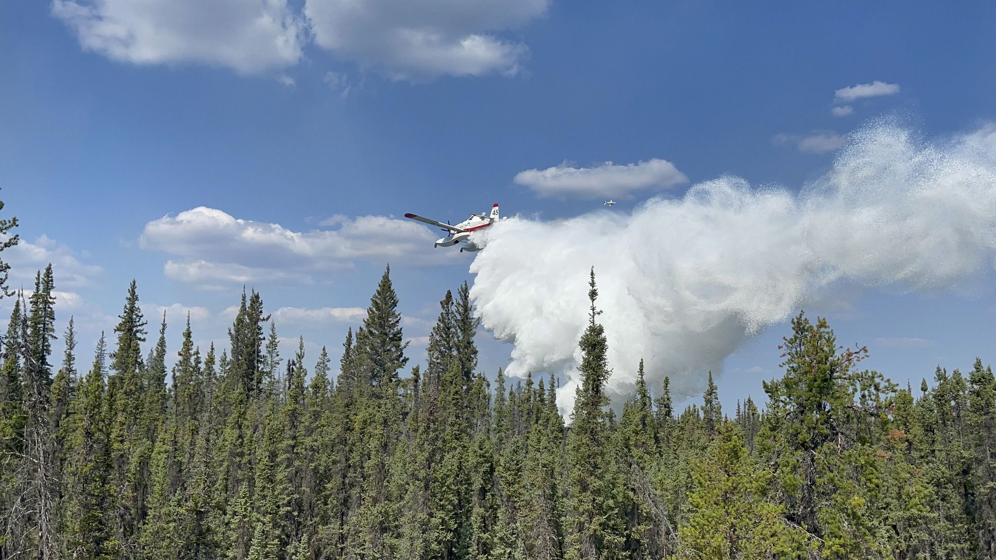 'Friday may be a very challenging day': NWT Fire focuses on east side ...